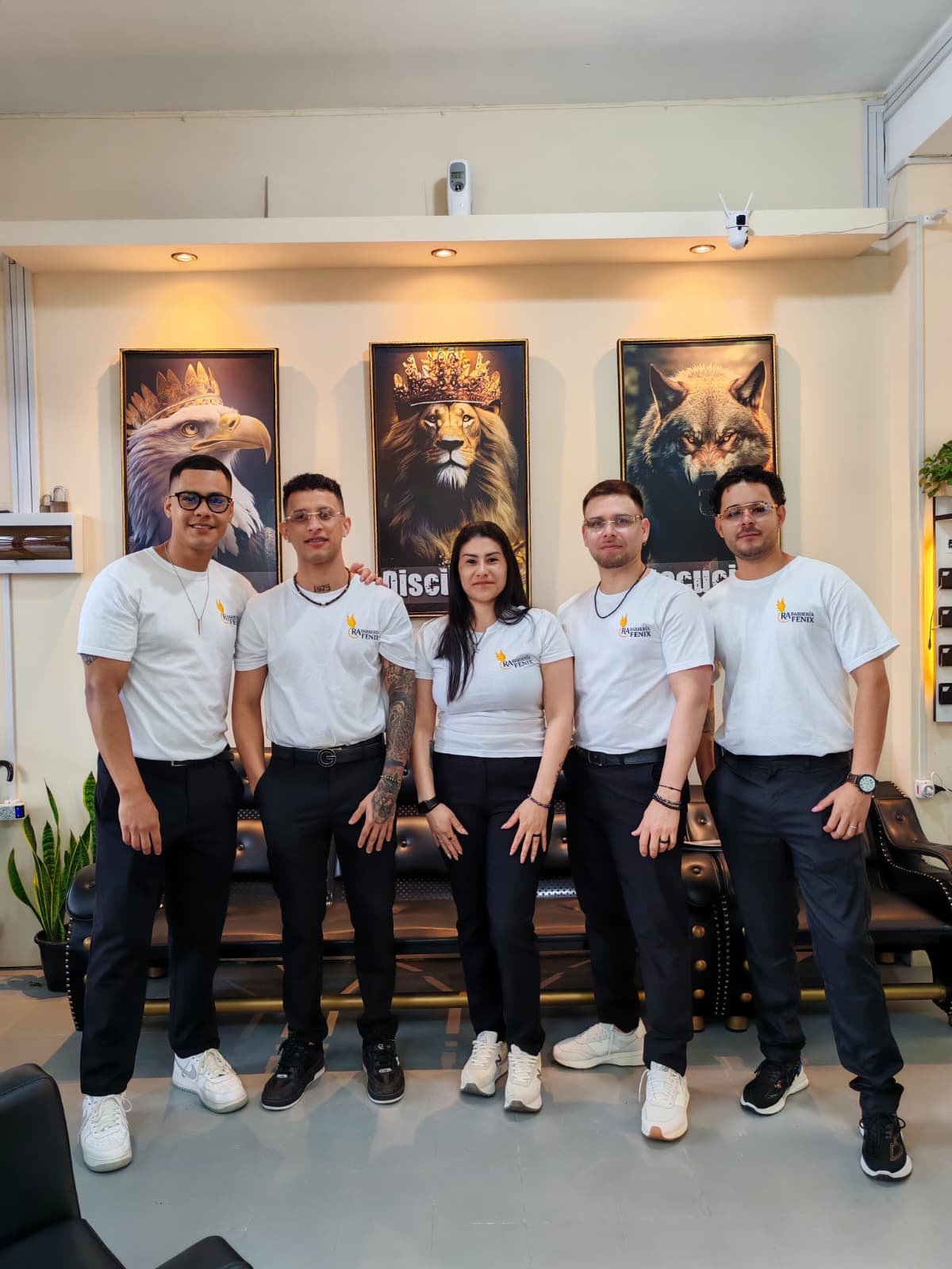 Equipo de RA Barbería Fénix