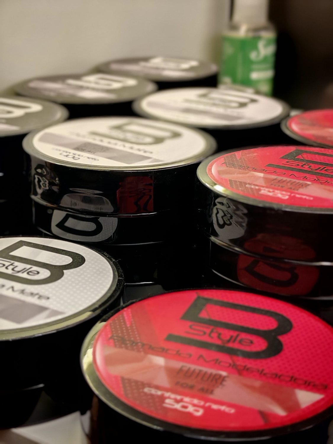 Detalle de productos disponibles en RA Barbería Fénix